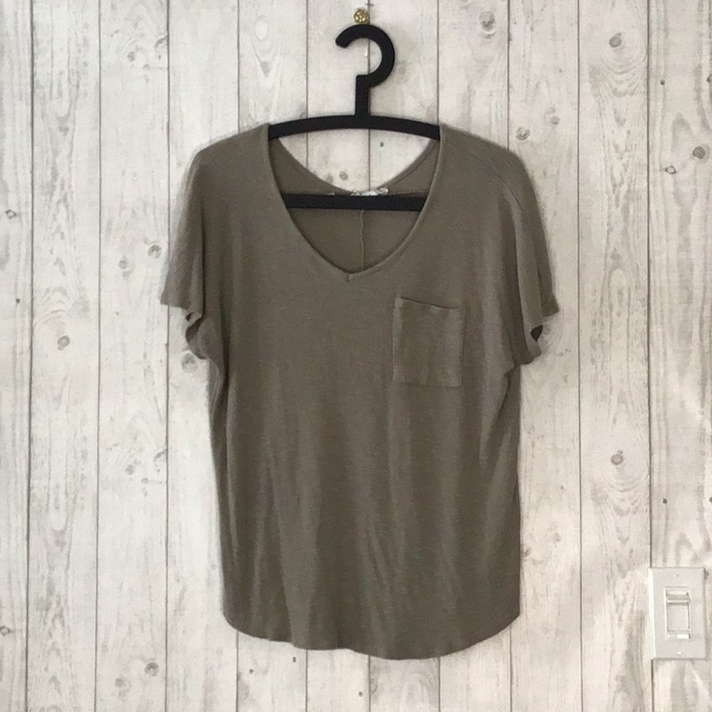 Women’s L Pink Rose Sage Green V Neck Top
